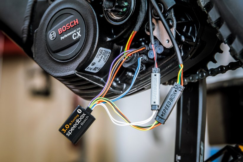 Installing SpeedBox 3.0 B.Tuning tuning chip with Bluetooth in Bosch e-bike motor