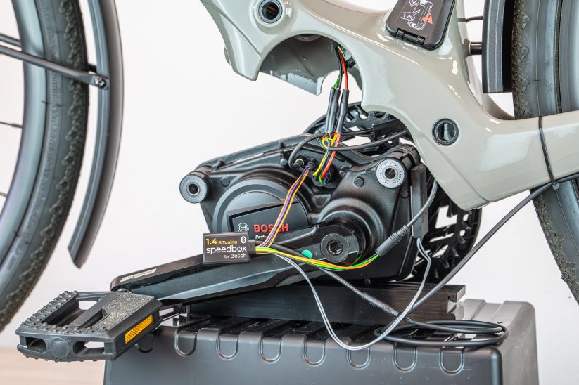 Tuning chip with Bluetooth for e-bikes with Bosch motors with